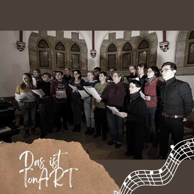 Frischer Wind beim Ensemble TonART Leipzig
Nach der herausfordernden Corona-Zeit haben wir eine neue musikalische Leitung für unseren Chor gefunden. @tenorpohlers sorgt seit einigen Wochen wieder für Begeisterung und Qualität in der Probenarbeit. Seine eigenen professionellen Gesangserfahrungen lässt er gewinnbringend in die musikalische Arbeit mit uns einfließen. Mit ihm hat der Chor eine neue Perspektive gefunden.
#acapellamusik #chorprobe #kammerchor